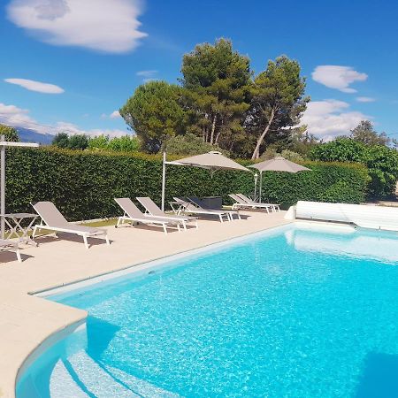 カルパントラ Domaine Des Ecureuils Bed & Breakfast エクステリア 写真